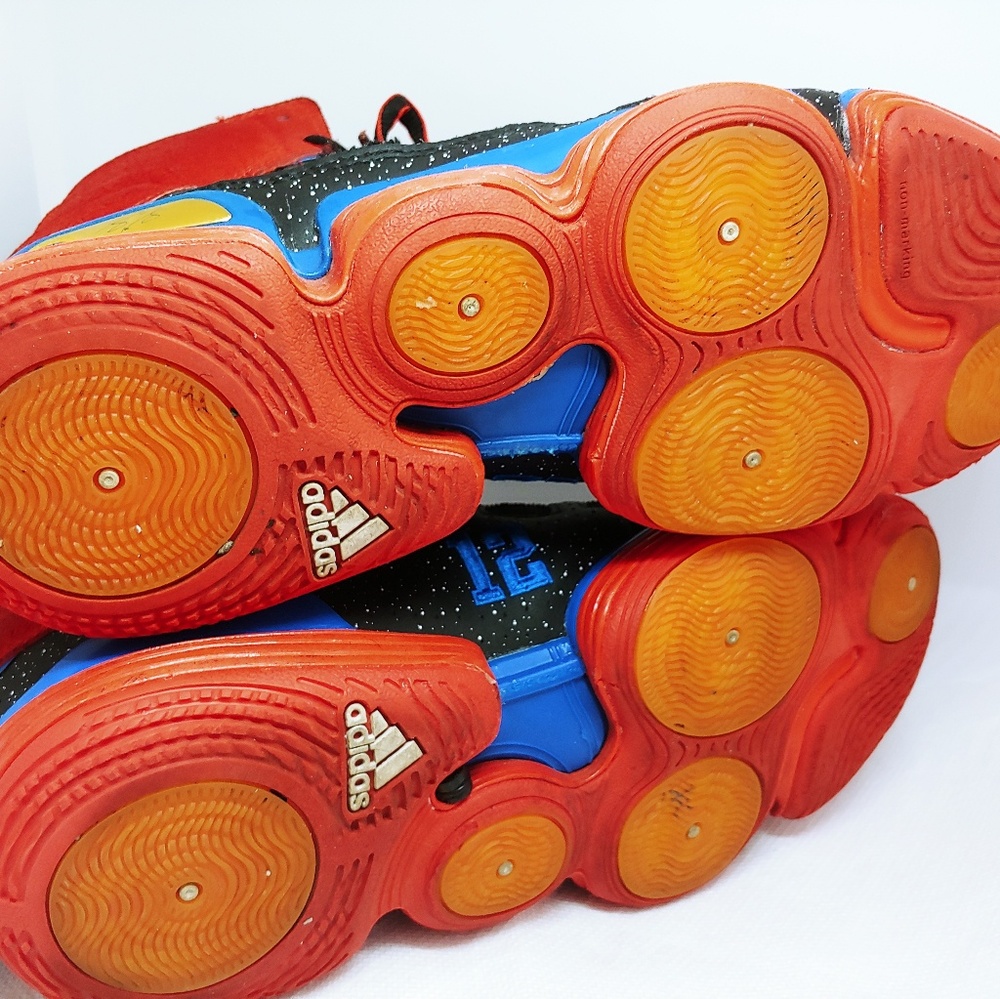 #Sold 2009 Adidas Dwight Howard superman shoes - Picture 4 of 8